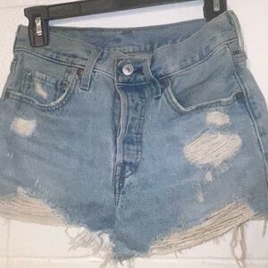 LEVI JEAN SHORTS SIZE 25